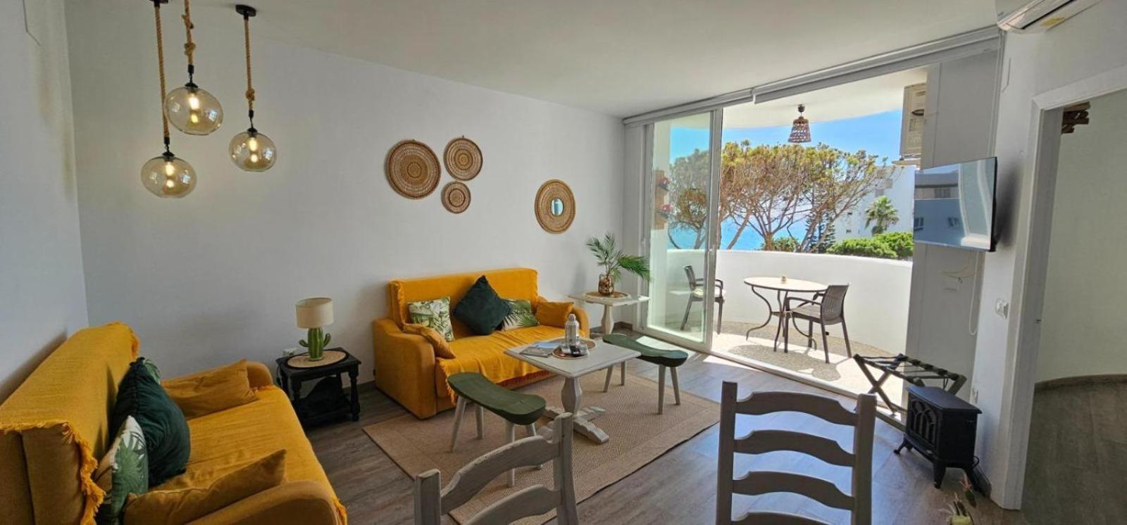 Beachfront Apartment In Calahonda MIJAS COSTA Bagian luar foto